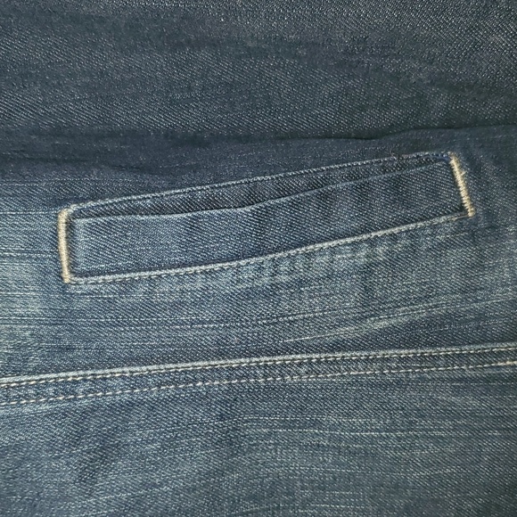 New Tommy Hilfiger Button Down Denim Jean Jacket - Picture 6 of 13